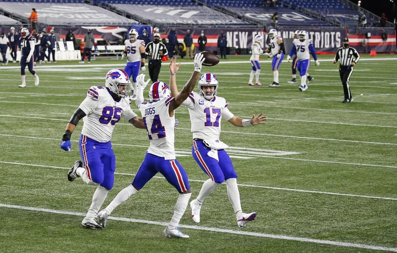 De la mano de Josh Allen (d) os Bills estuvieron cerca de llegar al Super Bowl la temporada pasada. (EFE)