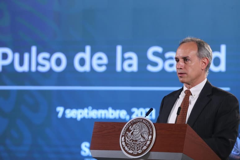Insistió en que el riesgo principal de tener enfermedad grave está en las personas de mayor edad. (ARCHIVO)