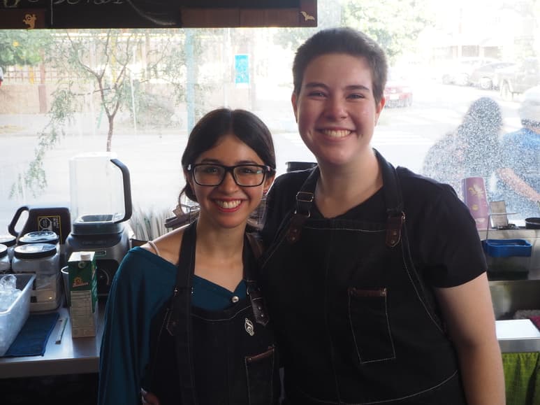 Andrea García y Paulina Montaño. Marcela Macías y Karla Rodríguez (EL SIGLO DE TORREÓN / VERÓNICA RIVERA)