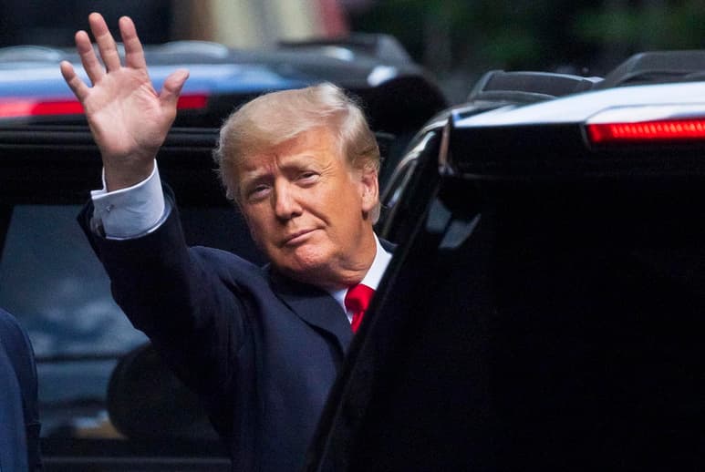 Donald Trump colaborará como comentarista en la función de boxeo del sábado. (ARCHIVO)