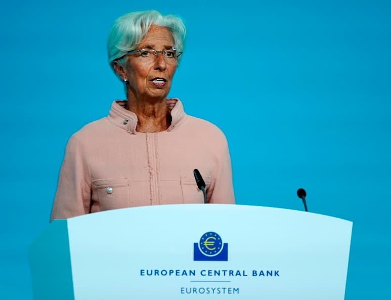 Lagarde afirmó en rueda de prensa tras la reunión del Consejo de Gobierno que la economía de la zona del euro repunta claramente. (EFE)