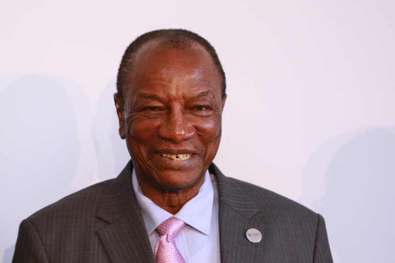 El presidente de Guinea-Conakri, Alpha Condé, detenido por los militares tras ser derrocado el pasado domingo en un golpe de Estado, se encuentra bien de salud, aseguró hoy la misión de la Comunidad Económica de Estados de África Occidental (CEDEAO) enviada al país para evaluar la situación. (ARCHIVO)