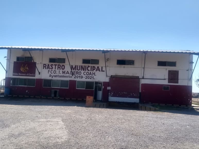 Regulación y Fomento Sanitario decidió no retirar los sellos de clausura, pues no se cumplió con las mejoras solicitadas.