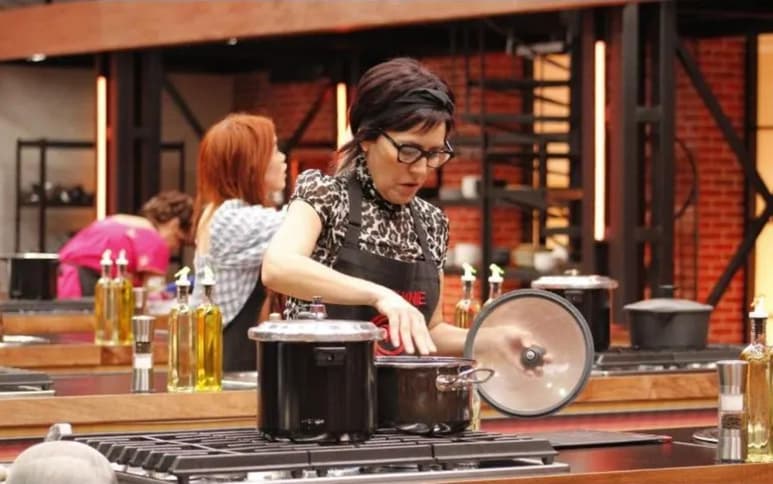 Stephanie Salas dedicó su pozole a la actriz Silvia Pinal, quien es su abuela. (TWITTER)