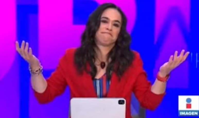 Tremendo error en vivo metió a la conductora de noticias en Imagen Televisión, Yuriria Sierra, pues al leer el prompter con la información de una nota sobre Enrique Vargas, Coordinador del Grupo Parlamentario del PAN y Diputado en el Estado de México, confundió las palabras.