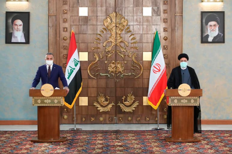 Irán e Irak acordaron este domingo fortalecer su ya estrecha relación bilateral 'en todas las áreas', durante una visita a Teherán del primer ministro iraquí, Mustafa al Kazemi, quien intenta mantener un equilibrio entre el país vecino y Estados Unidos. (EFE)