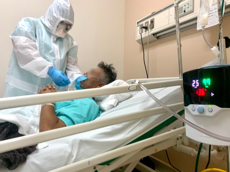 Ocho de los pacientes hospitalizados por COVID-19 utilizan ventilador como soporte respiratorio. (ARCHIVO)