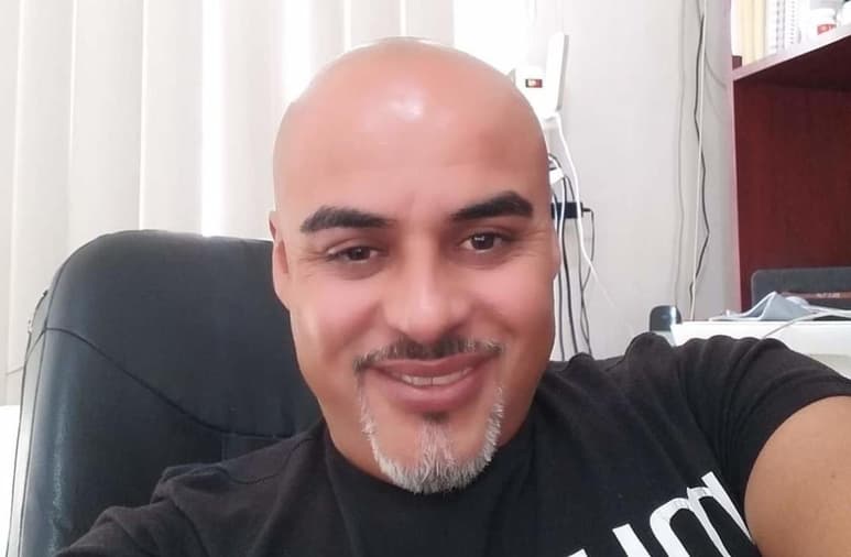 Quienes conocían al artista y sus colegas, le han dedicado emotivas palabras en las redes sociales.