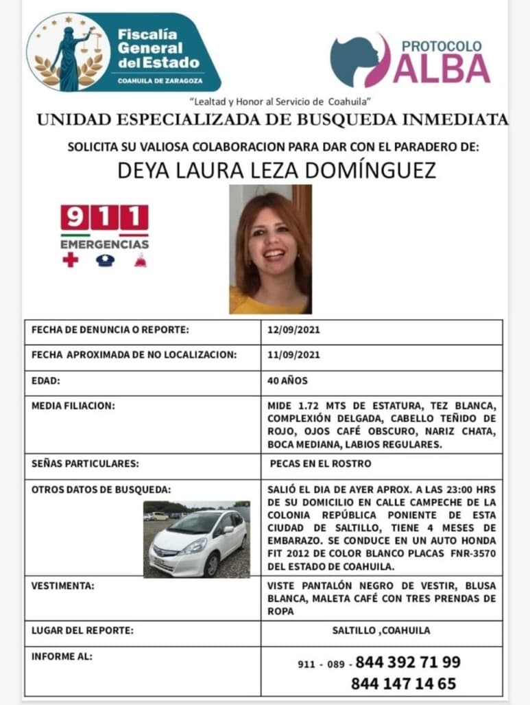 La mujer de 40 años de edad, tiene cuatro meses de embarazo, mide 1.72 metros de estatura, tez blanca, complexión delgada, cabello teñido de rojo, ojos café obscuro, nariz chata, boca mediana, labios regulares, y como seña particular, tiene pecas en el rostro.