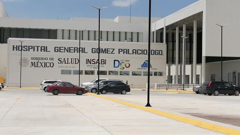 Entre la vida y la muerte luego de ser apuñalado en Gómez Palacio.