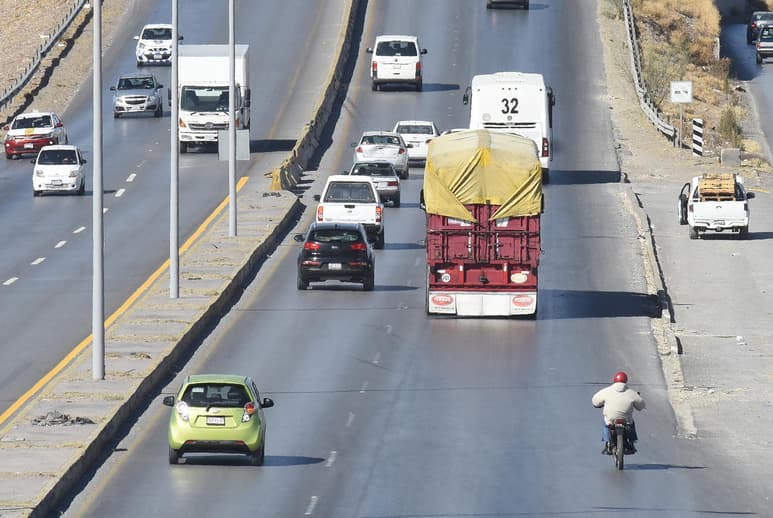El Consejo Consultivo de Vialidad propone se limpie el Periférico el domingo en la madrugada. (EL SIGLO DE TORREÓN)
