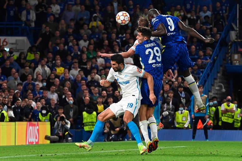 Tuvo que aparecer Romelu Lukaku para desatascar al Chelsea contra el rocoso Zenit de San Petersburgo y empezar la nueva edición de la Liga de Campeones como terminó la anterior, ganando (1-0). (ARCHIVO)