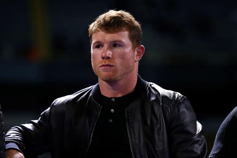 Saúl 'Canelo' Álvarez, no se engancha ante las provocaciones de su rival del próximo 6 de noviembre, Caleb Plant, y promete hablar con los guantes sobre el ring. (ARCHIVO)