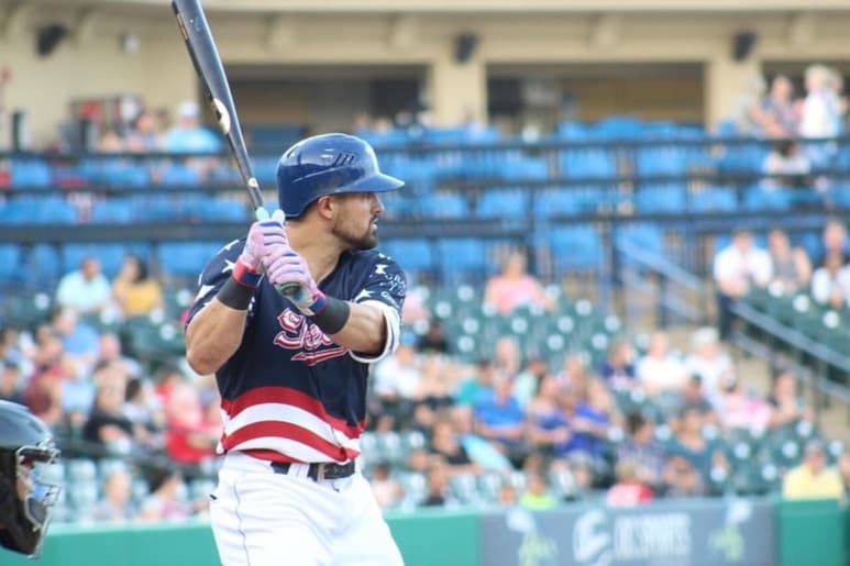 La Dirección Deportiva de Sultanes de Monterrey que participarán en la Temporada 2021-2022 de la Liga Mexicana del Pacífico, anunció la obtención de los derechos del outfielder estadounidense Anthony Giansanti y del relevista Juan Ramón Noriega, quienes llegan de manera definitiva a la institución, procedentes del club Venados de Mazatlán. (ARCHIVO)