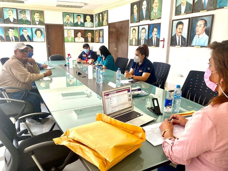 La alcaldesa Laura Mara Silva Fernández se reunió con personal de la Jurisdicción Sanitaria 05, para lograr este objetivo.