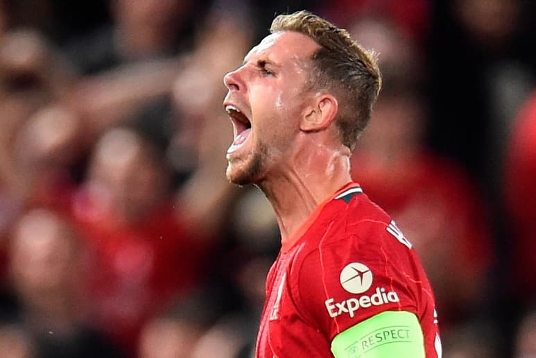 Con menos épica que hace dieciséis años en Estambul, pero con parecidas dosis de locura, el Liverpool remontó el partido ante el Milan para empezar con un triunfo su andadura en esta Liga de Campeones (3-2). (EFE)