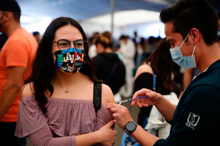 Se agregaron 897 muertes a causa del coronavirus. (EFE)