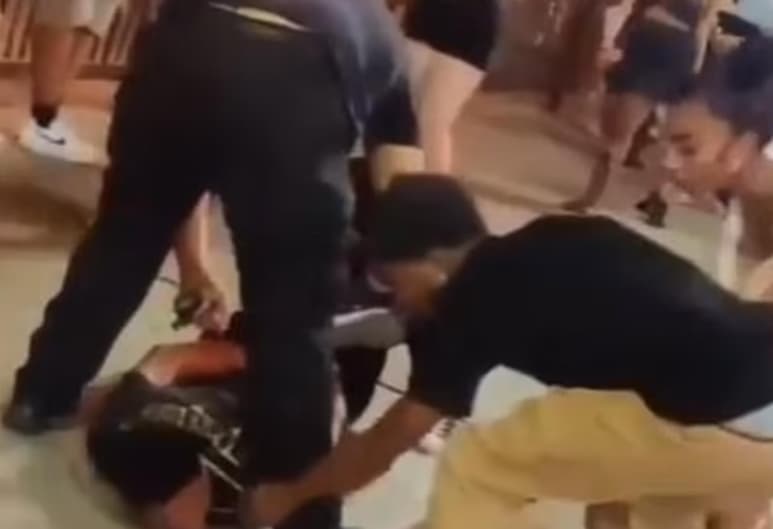 La pareja no logró robar la cadena (CAPTURA)