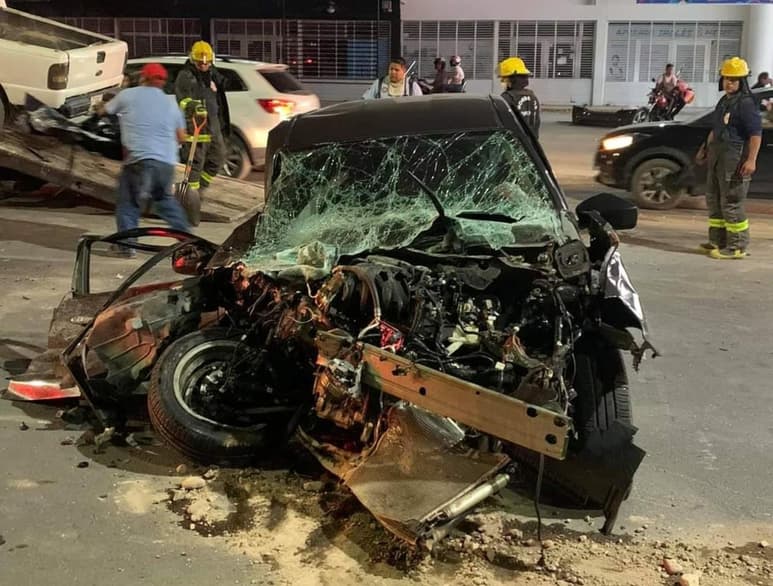 El accidente ocurrió cerca de las 21:00 horas del pasado jueves sobre la carretera Torreón-San Pedro. (EL SIGLO DE TORREÓN)