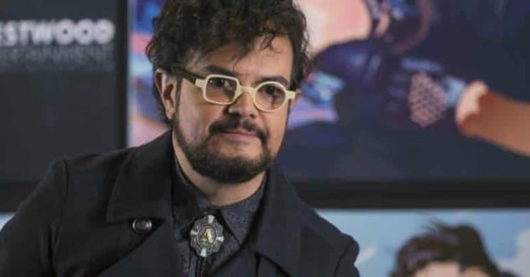 El cantante Aleks Syntek estalló contra el canal Telehit luego de que éste difundiera un meme sobre su carrera musical. (ESPECIAL)