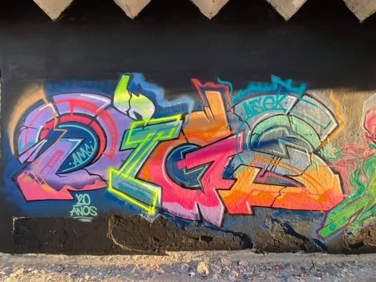 Fue el 26 de abril del año 2000 cuando en las calles de Ciudad Lerdo se formó el colectivo Azteck Mafia. Este fue integrado por artistas urbanos que buscaban liberar su expresión sobre paredes u hojas de papel, ya fuese haciendo grafiti, breakdance o música rap. (ARCHIVO)