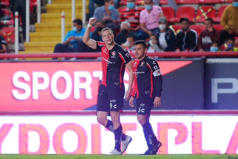 Los Rayos de Aguascalientes dejaron el cero en el marcador en su propia casa, donde Julián Andrés Quiñones y Julio Furch no desaprovecharon su oportunidad en el arco. (JAM MEDIA)
