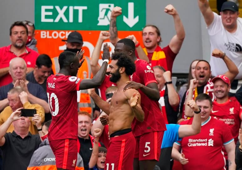 El Liverpool, tras el duro partido contra el Milán en la Champions League, cimentó su triunfo contra el Crystal Palace (3-0) con los saques de esquina, desde donde surgieron los tres goles del partido. (EFE)