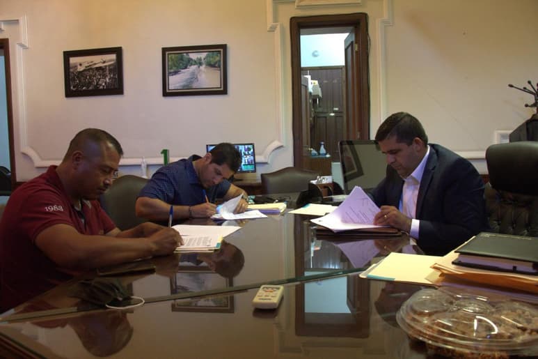 El Ayuntamiento de Lerdo autorizó un incremento salarial del 6 por ciento para los más de 300 trabajadores activos y cerca de un centenar de pensionados. (EL SIGLO DE TORREÓN)