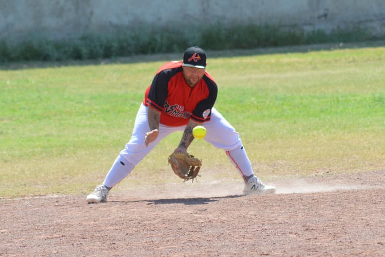 A gran ritmo y con excelentes duelos, ha comenzado la temporada “Francisco Javier Arreola” en la Liga de Softbol Industrial y Comercial, que entregó numerosas emociones durante su segunda jornada del rol regular.(ARCHIVO)