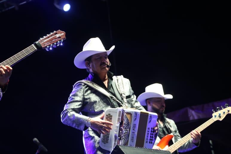 Los Invasores de Nuevo León cantaron sus éxitos. (ALDO MAGALLANES)
