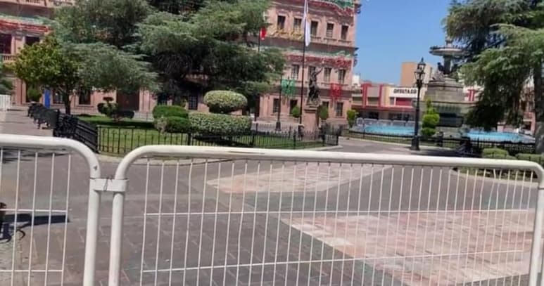No obstante, de manera oficial no se han dado los motivos por los cuales se mantiene cerrada esta explanada.