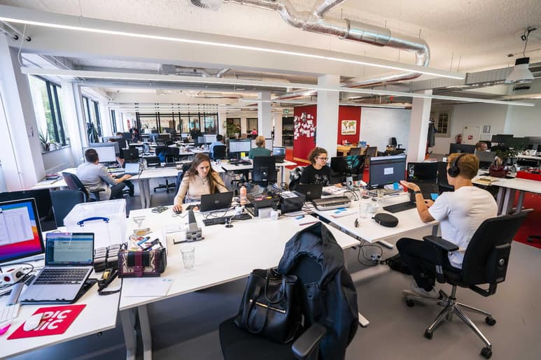 Casi la mitad de los empleados varones se sienten incentivados para regresar al lugar de trabajo, tras el home office derivado por la pandemia por COVID-19, mientras sólo una de cada tres mujeres tiene esta motivación, de acuerdo con el estudio de Manpower denominado 'Lo que las mujeres quieren en el trabajo'. (ARCHIVO)