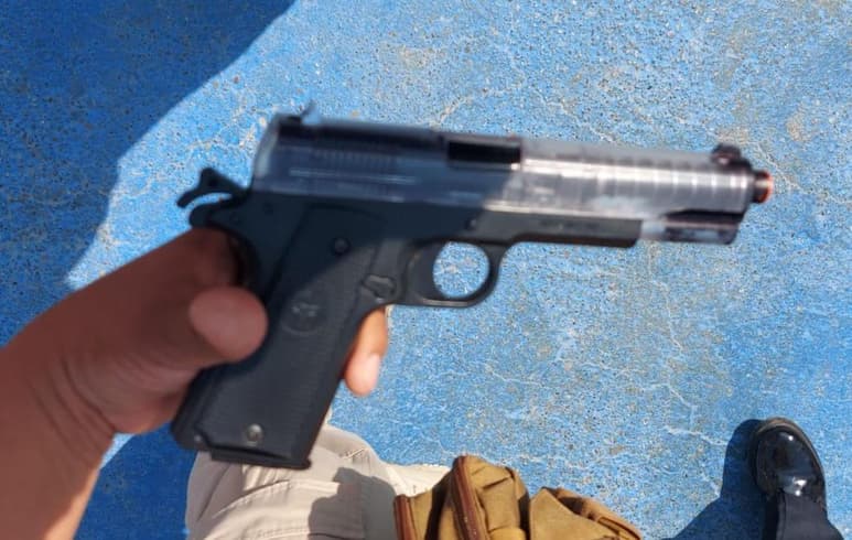 La mujer traía una pistola de juguete. (EL SIGLO DE TORREÓN)