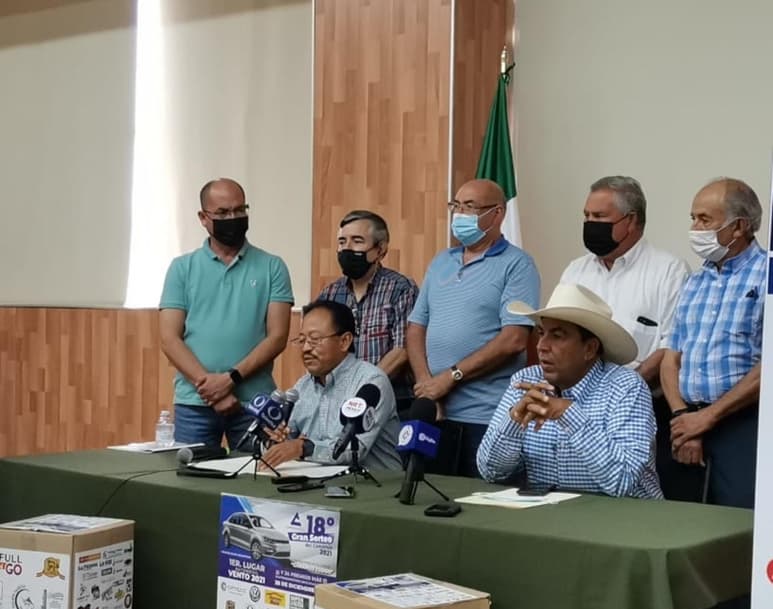 Éste martes la Cámara nacional de Comercio anunció la edición número 18 del tradicional sorteo Canaco Monclova, cuyo primer lugar es un automóvil y existen 24 premios más.
