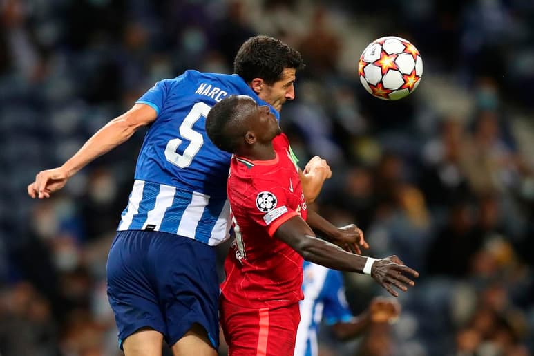 El Liverpool venció por 1-5 con sendos dobletes de Salah y Firmino a un Oporto que no fue rival a pesar de jugar en casa y que echó de menos sobremanera la supremacía que ejerce en la defensa el exmadridista Pepe, que arrastraba problemas musculares y que en el calentamiento volvió a recaer.