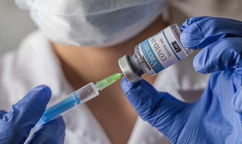 Los CDC de Estados Unidos, consideran que se está completamente vacunado dos semanas después de recibir una segunda dosis de la vacuna de Pfizer o Moderna, o una dosis del fármaco de Johnson & Johnson (ESPECIAL) 