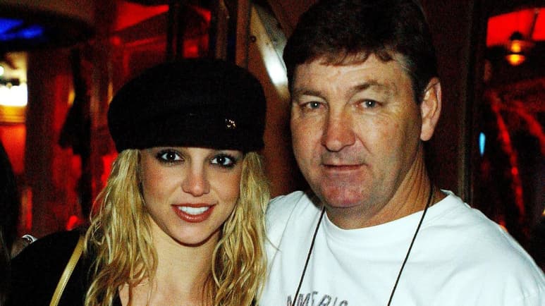 Britney Spears y sus miles de seguidores alrededor del mundo celebraron el día de ayer miércoles la destitución del padre de la cantante como su tutor legal después de 13 años de controlar sus finanzas y su vida. (ESPECIAL)