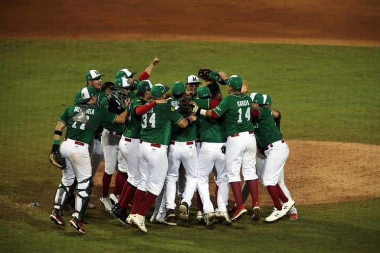 Un cuadrangular solitario de Tirso Ornelas en el cierre de la sexta entrada, le dio el triunfo a México (2-3) sobre Colombia en la tercera y última jornada de la Súper Ronda del Mundial Sub-23 de beisbol, resultado que les da la oportunidad de pelear por el bicampeonato de la justa está noche ante Venezuela. (ESPECIAL)