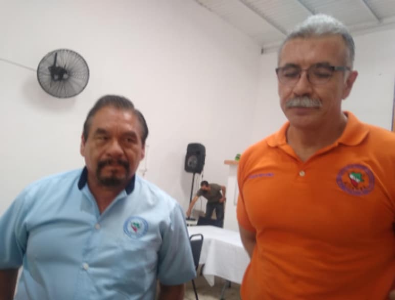 El dirigente estatal de la base de taxis Alianza, Raúl Medina Samaniego, manifestó que la desleal competencia que hay con los “taxis aplicación” los ha obligado a diversificar el servicio que ofrecen, por lo que en unos meses lanzarán también una App “Alianza Go”en la Comarca Lagunera, pues además de solicitar el servicio de transporte, los usuarios podrán solicitar a sus choferes la entrega de alimentos, medicinas entre otros artículos que necesitan.