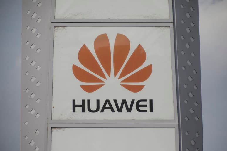 El presidente rotatorio de la empresa china Huawei, Eric Xu, consideró que la tecnología digital es clave para reducir las emisiones de carbono en todos los sectores industriales y destacó que la pandemia ha acelerado considerablemente la transformación digital. (ARCHIVO)