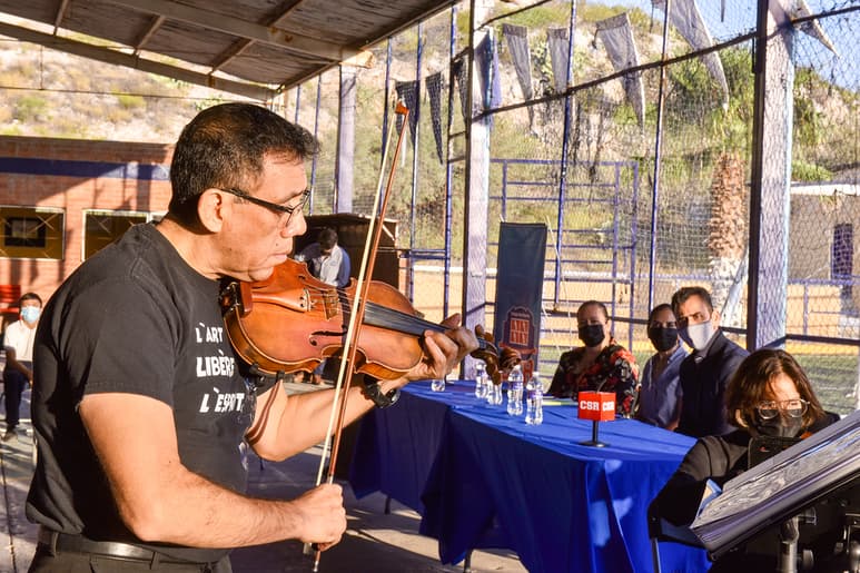 El autor Miguel Ángel García Rodríguez se presentó en el evento (EL SIGLO DE TORREÓN / ERICK SOTOMAYOR)