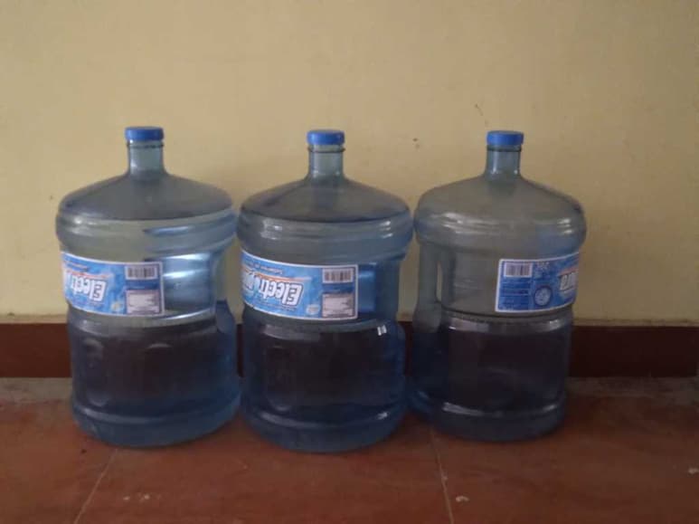 Los habitantes de colonias y ejidos manifestaron que a diario utilizan agua purificada para hacer parte de las labores domésticas. (EL SIGLO DE TORREÓN)