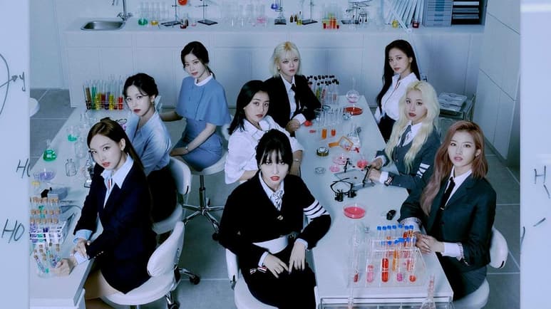 La girl band de Kpop TWICE anuncia su nueva música para noviembre de este año, la agrupación lanzará su tercer álbum de larga duración.