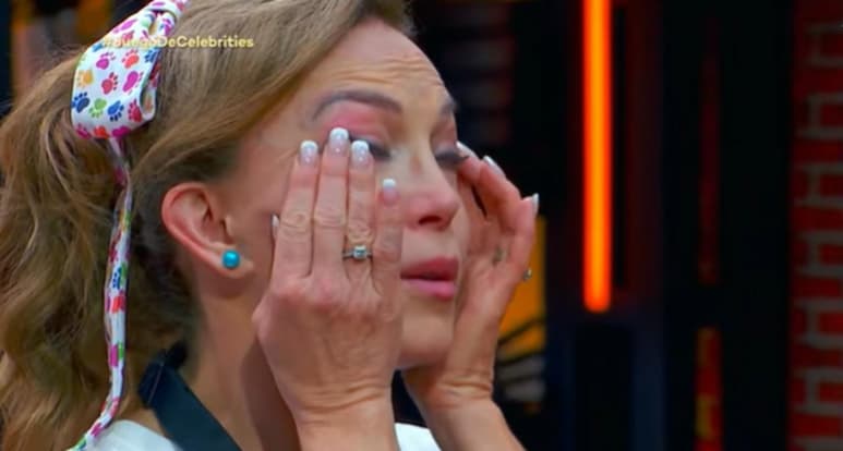 Gritos, llanto y desacuerdos hubo en el octavo programa de MasterChef Celebrity donde la cocina se convirtió en un salón de clases y los participantes actuaron como niños, hasta que Laura Zapata ordenó molesta y entre gritos: '¡Basta de actuar como niños!'. (ESPECIAL)