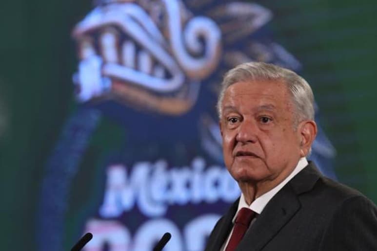 El presidente Andrés Manuel López Obrador pidió a los habitantes de La Perla de Los Altos respeto para el gobernador de Jalisco, Enrique Alfaro Ramírez, quien fue recibido con abucheos y reclamos en un evento del Ejecutivo Federal.