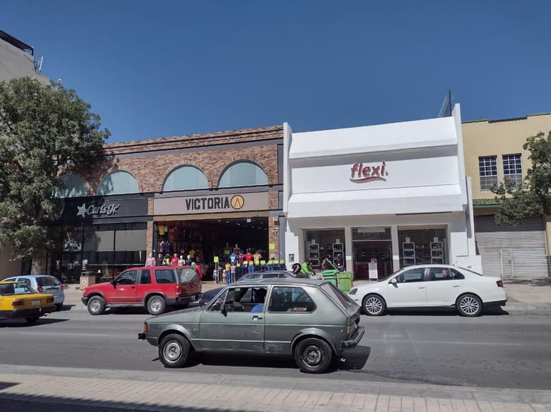 Desde el Buen Fin hasta temporada navideña, son las más esperadas por el sector comercial del primer cuadro de la ciudad, sin embargo para este 2021 no hay esperanza de que las ventas se incrementen como en otros años. (EL SIGLO DE TORREÓN)
