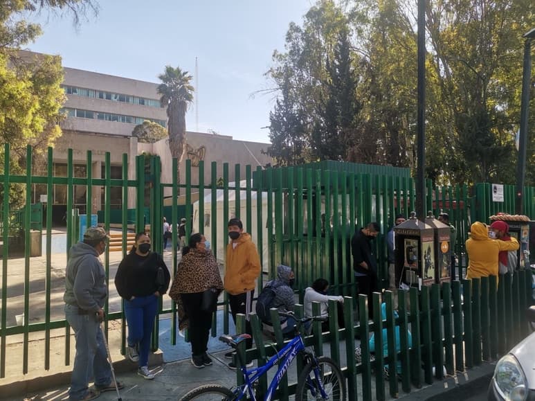 La señora Ana María ha considerado realizarse una biopsia fuera del IMSS, pero no cuenta con los recursos necesarios.