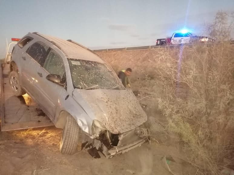 La mañana de este lunes se registró una volcadura en la carretera Torreón- San Pedro. (EL SIGLO DE TORREÓN)