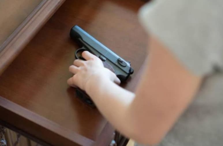El niño murió tras ser trasladado a un hospital local en Puebla, donde nada se pudo hacer para salvar su vida luego de que se disparara en la cabeza con el arma de su padre (ESPECIAL)