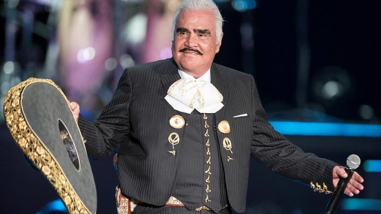 Vicente Fernández ha sido reportado con muerte cerebral, lo que ha conmocionado a algunos internautas. (ESPECIAL)